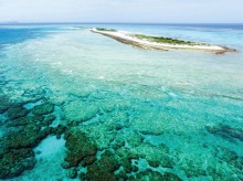 image of a deserted tropical island in south pacific 